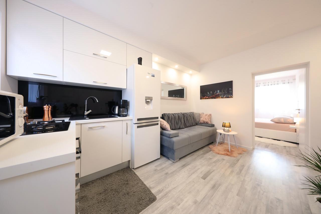 Apartment Mini Zara Esterno foto