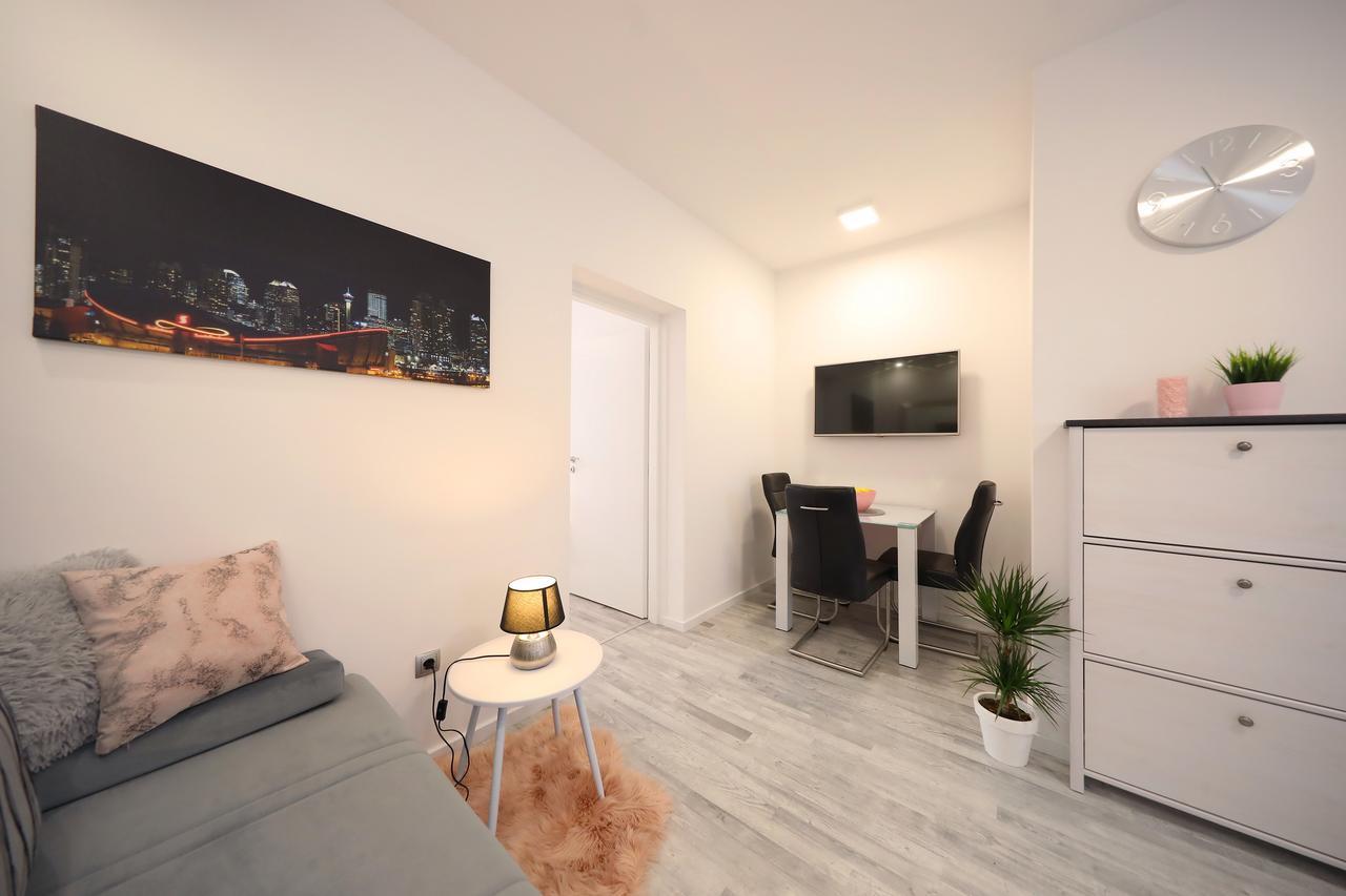 Apartment Mini Zara Esterno foto